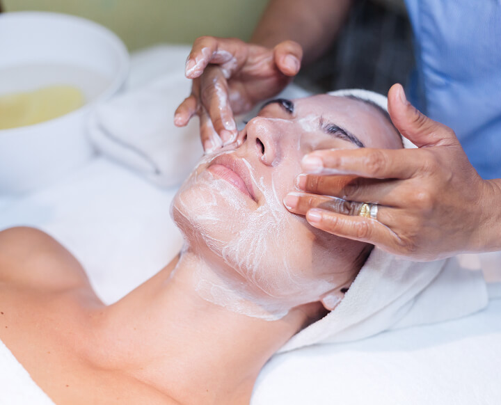 Gesichtsbehandlung