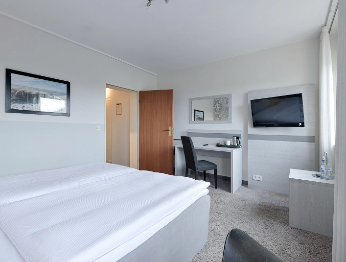 Geräumiges Familienzimmer mit Schreibtsich