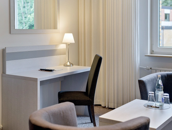 Geräumiges Familienzimmer mit Schreibtsich